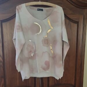 Bella Amore Women's Cream Sweatshirt with Gold and Pink Accents